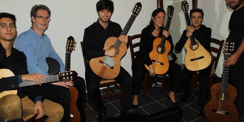 I Giovani chitarristi e il Maestro Thomas Müller Pering CONCERTO FINALE MASTER CLASS DI CHITARRA M° THOMAS MÜLLER PERING