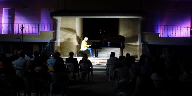 SERATA INAUGURALE 2017 GIARDINO DEGLI ULIVI CONCERTO DEL PIANISTA GIOVANNI BELLUCCI